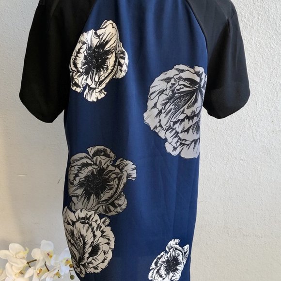 DKNY , Sz XXS Blue Floral Top - Picture 3 of 4